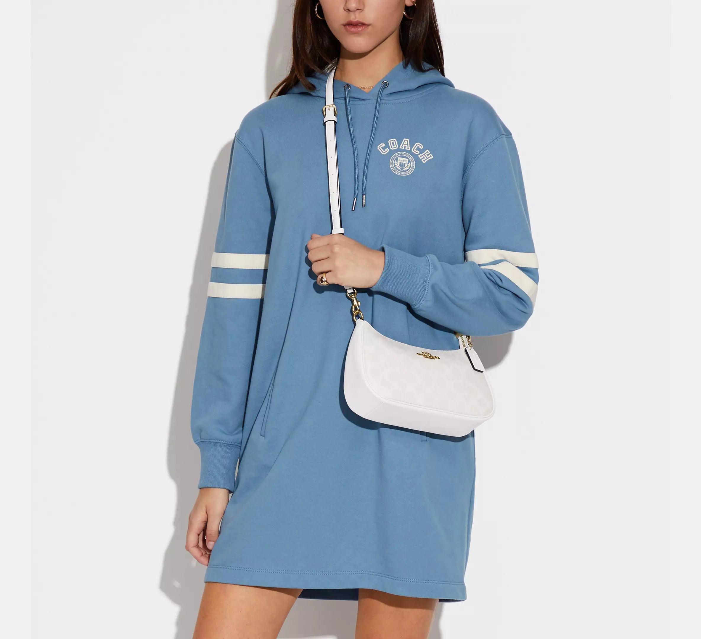 Teri Shoulder Bag In Signature Canvas - Glacier White