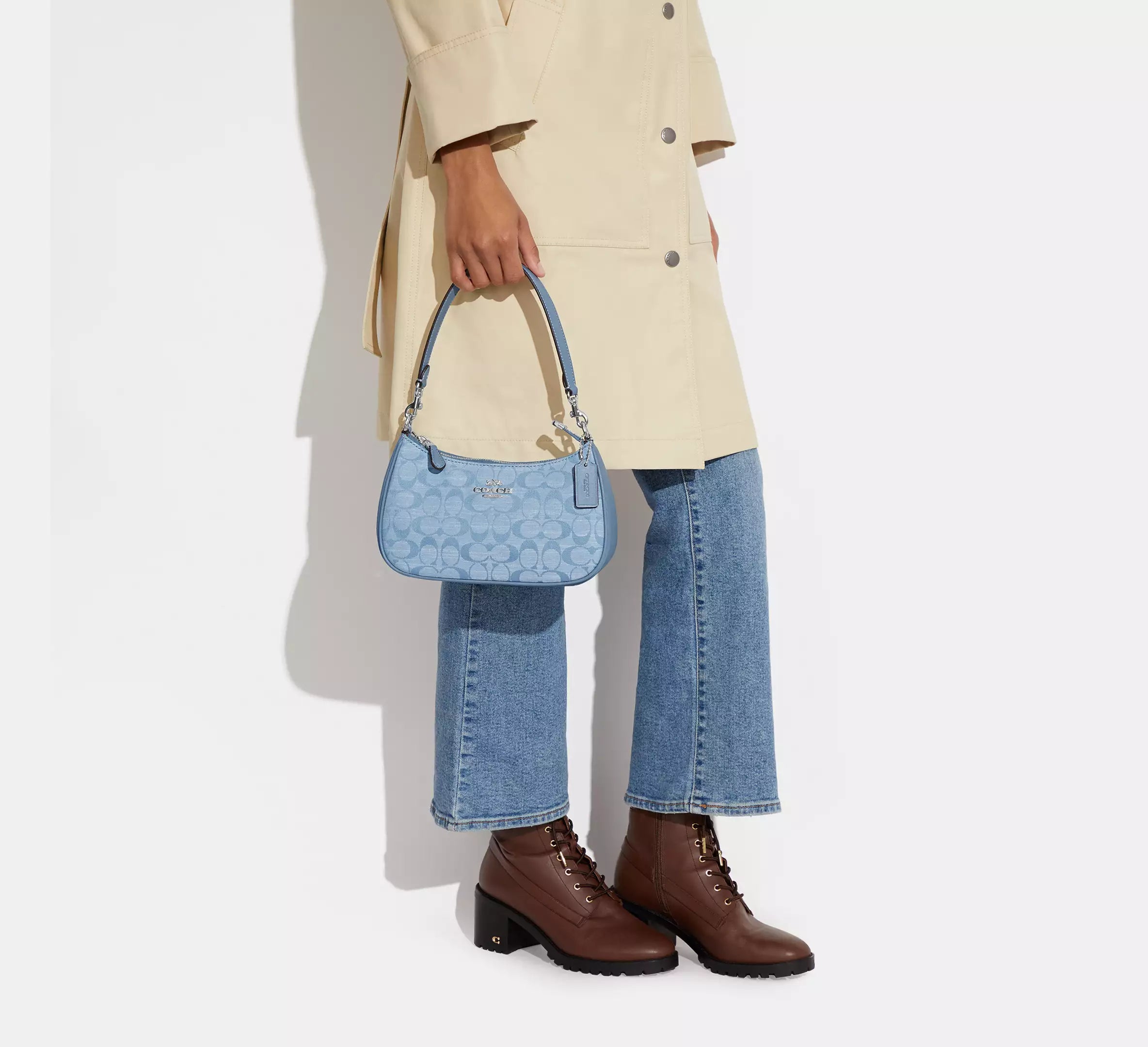 Teri Shoulder Bag In Signature - Cornflower Multi