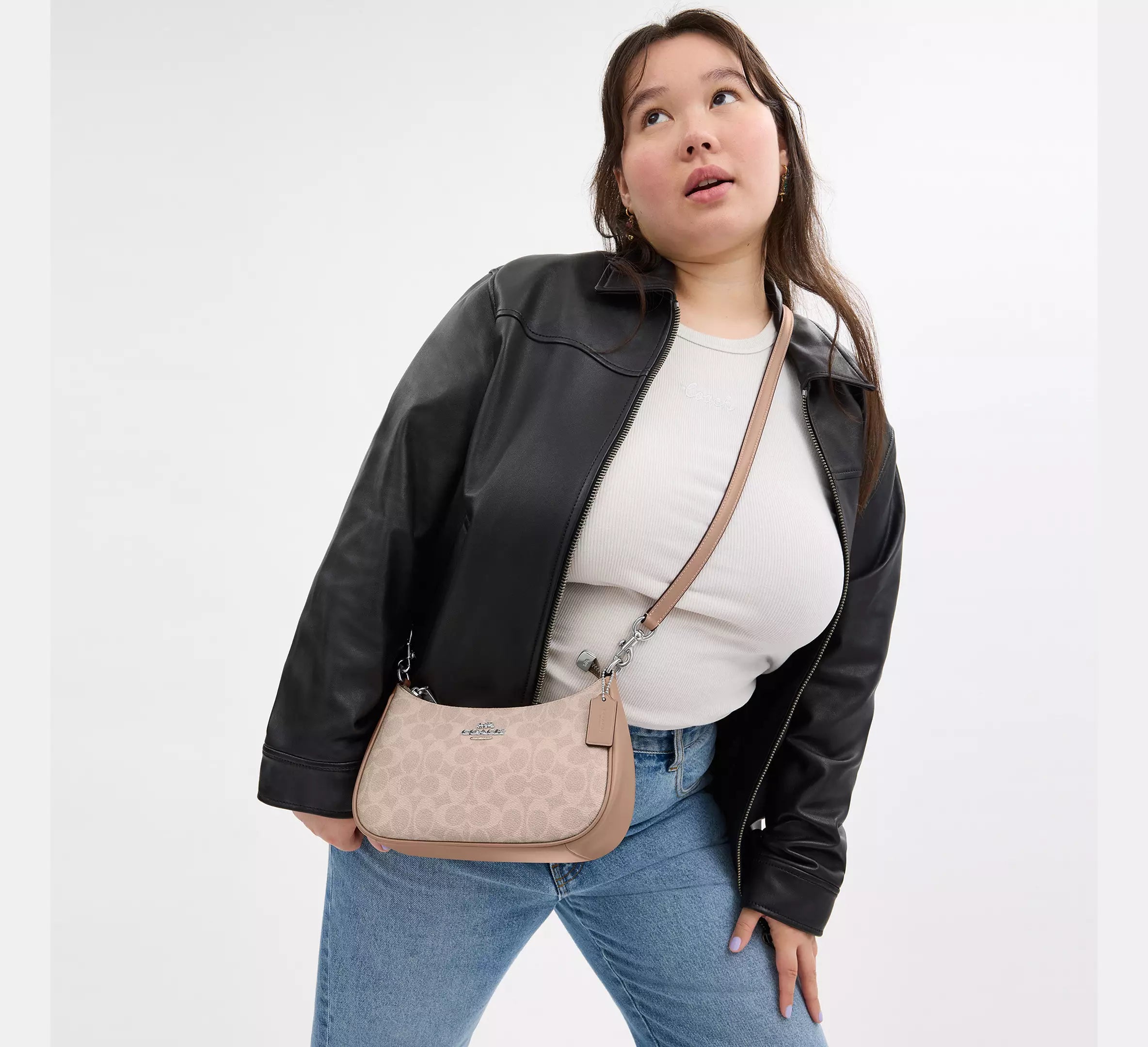 Teri Shoulder Bag In Signature Canvas - Sand